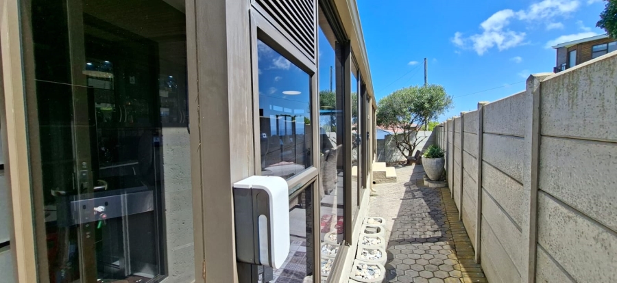  Bedroom Property for Sale in Dana Bay Western Cape